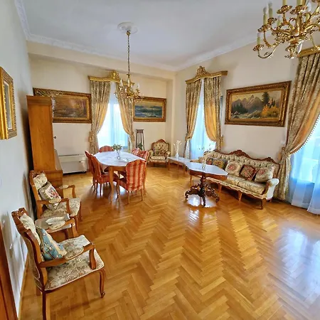Διαμέρισμα Rodon Manor *